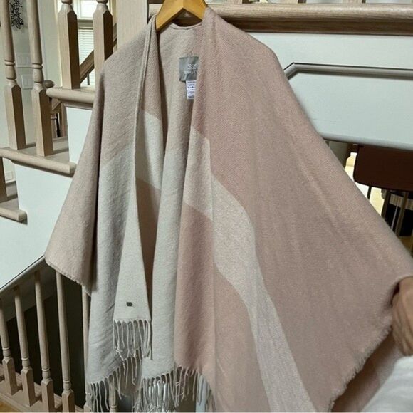 SOIA & KYO Mirel Woven Scarfigan with Fringe in Pink and Cream One Size NWOT - Picture 13 of 14